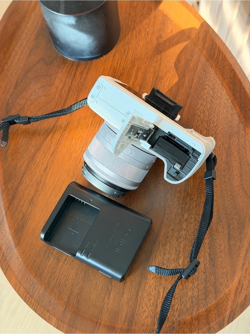 Canon EOS M50 White Vlogging Camera EF-M 15-45mm - Excellent Condition Low Use